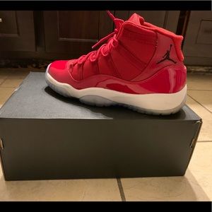 Jordan 11 Red